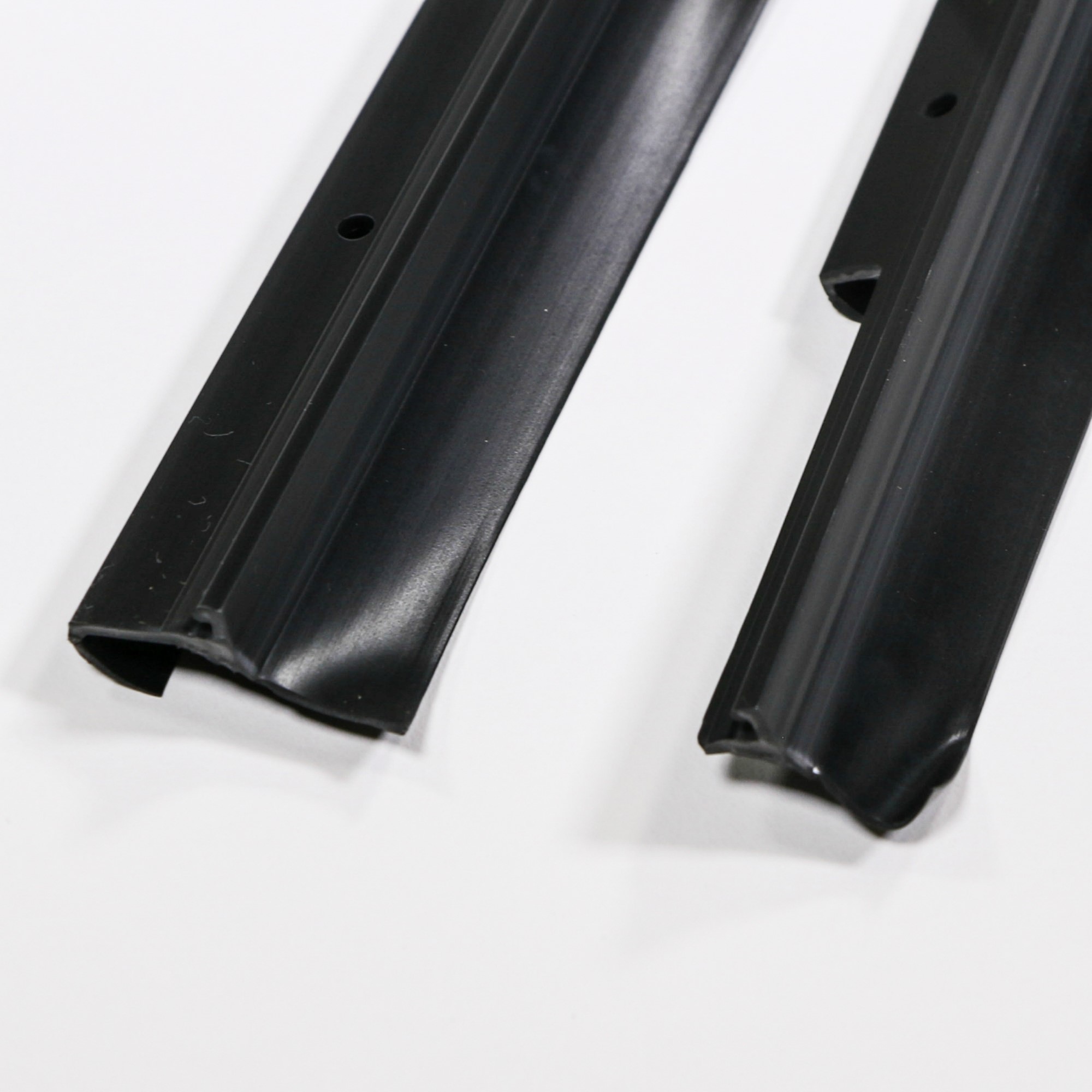 00749684 STRIP