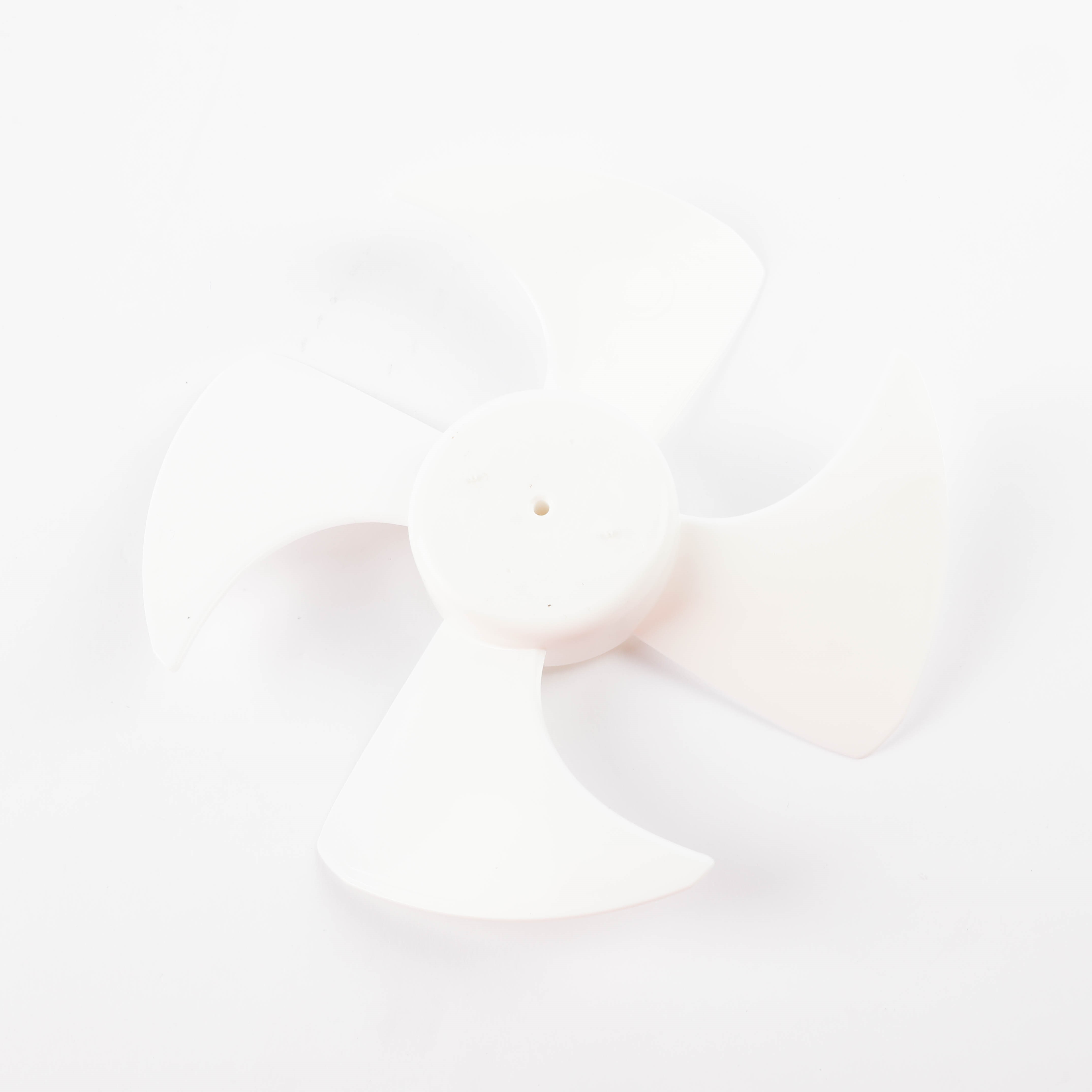 WR60X46085 BLADE COND FAN ASM