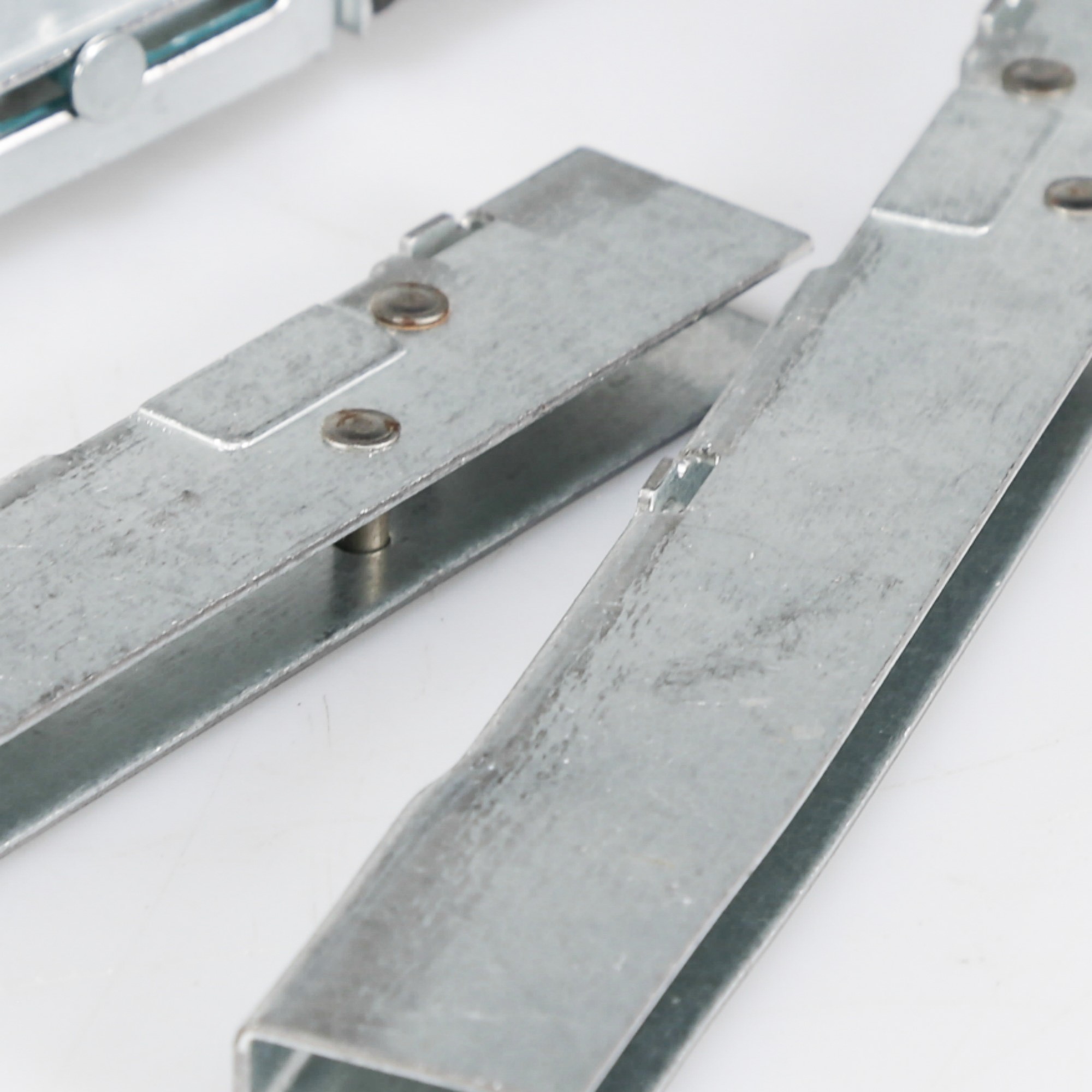 12002489 Whirlpool Hinge and Receptacle Kit