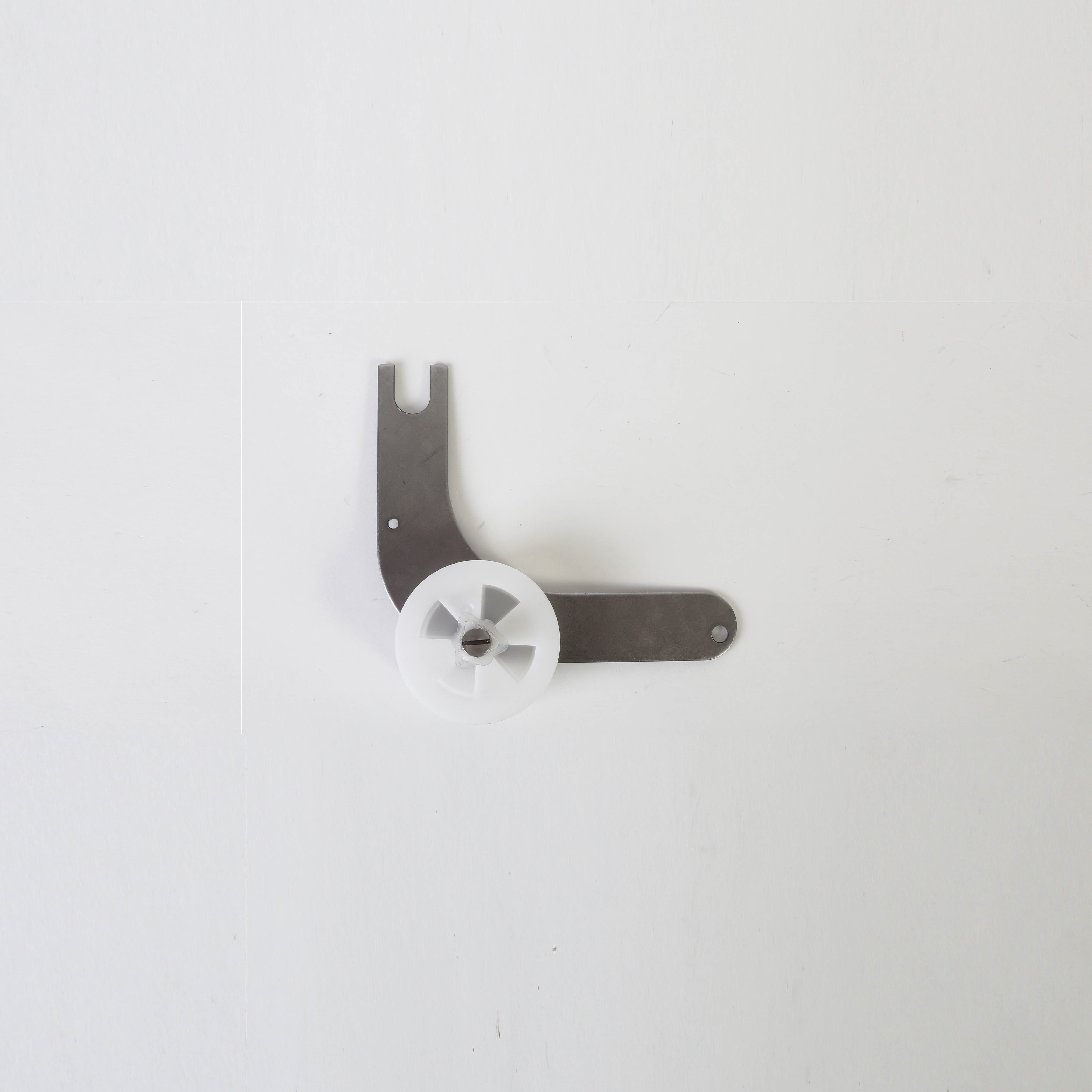 134793511 Frigidaire Idler Arm Assembly