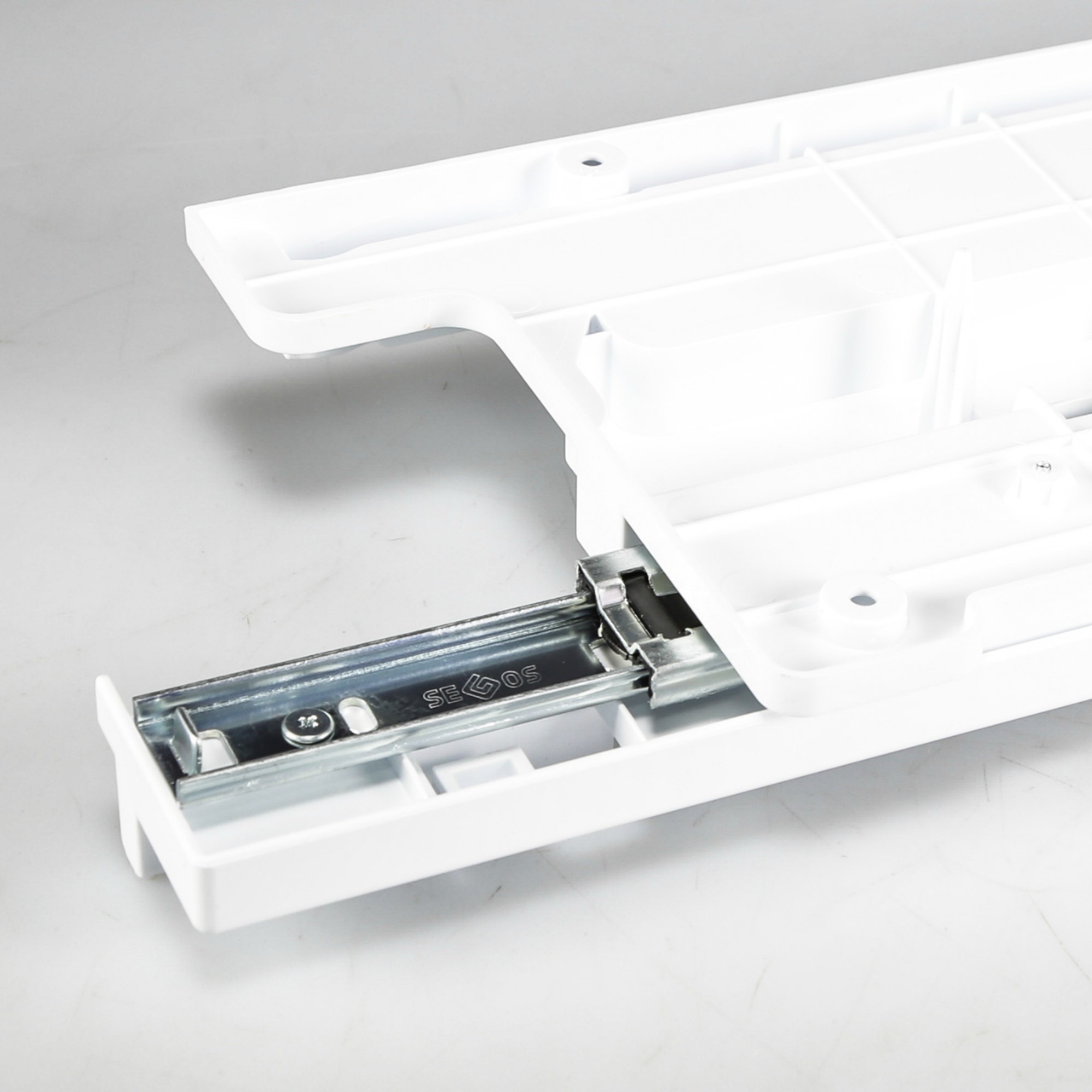 AEC73337401 - GUIDE ASSEMBLY,RAIL