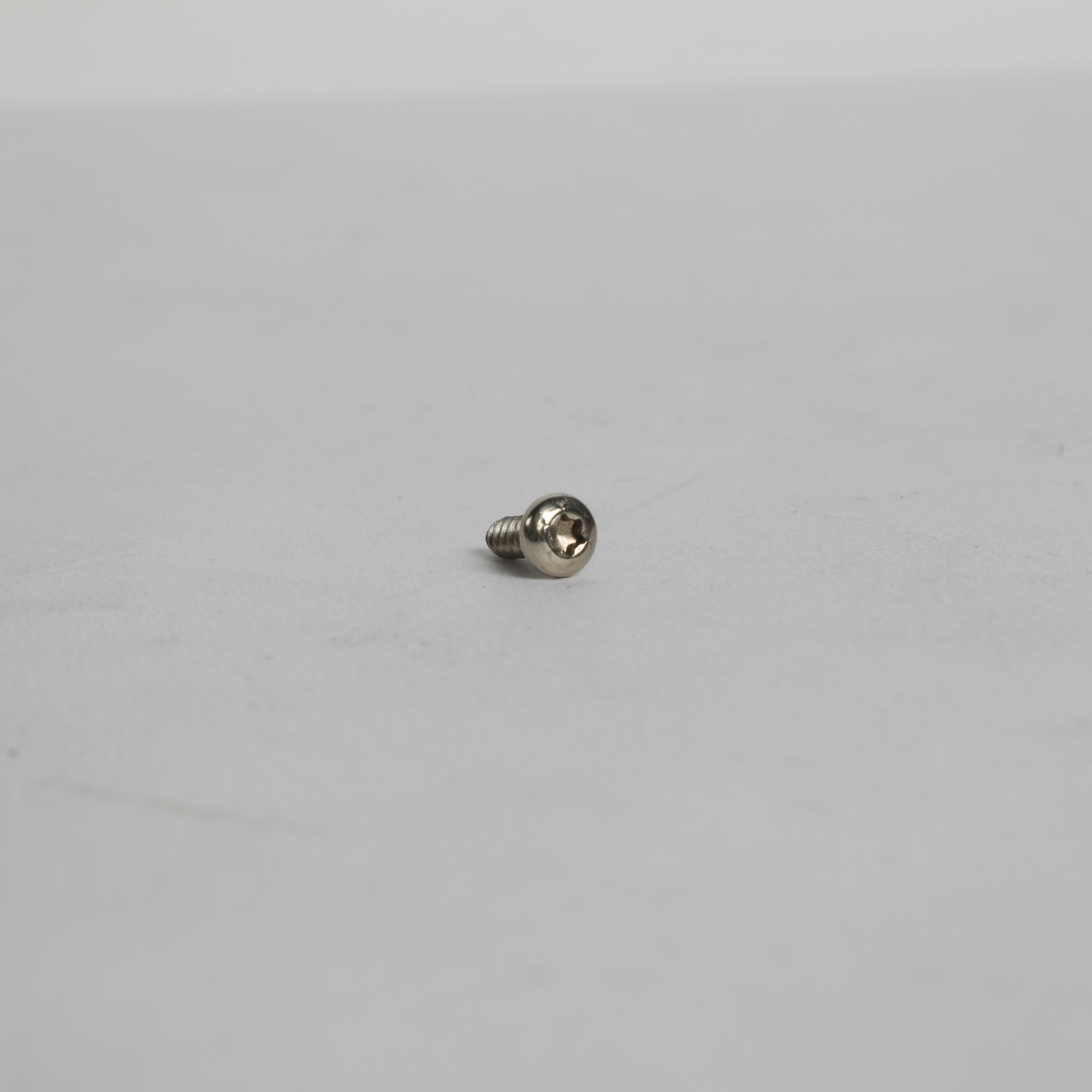 WB01X34726 SCREW 8-18 AB PNT-20 1/2 S