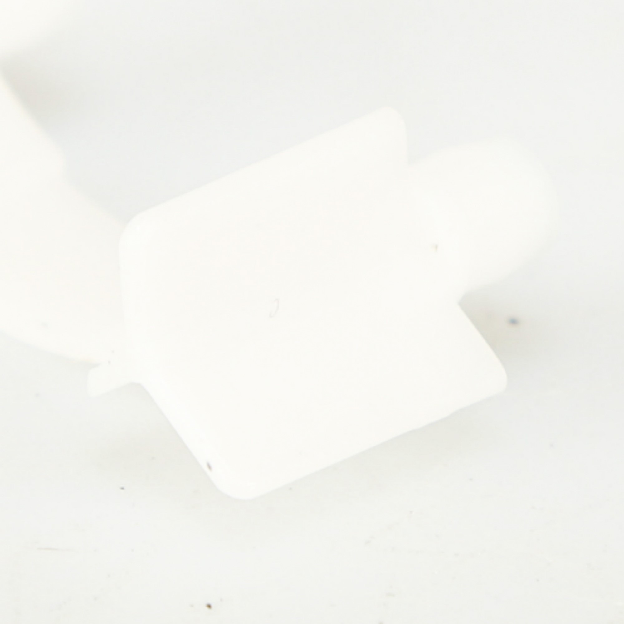 70197-1 RETAINER; SHELF