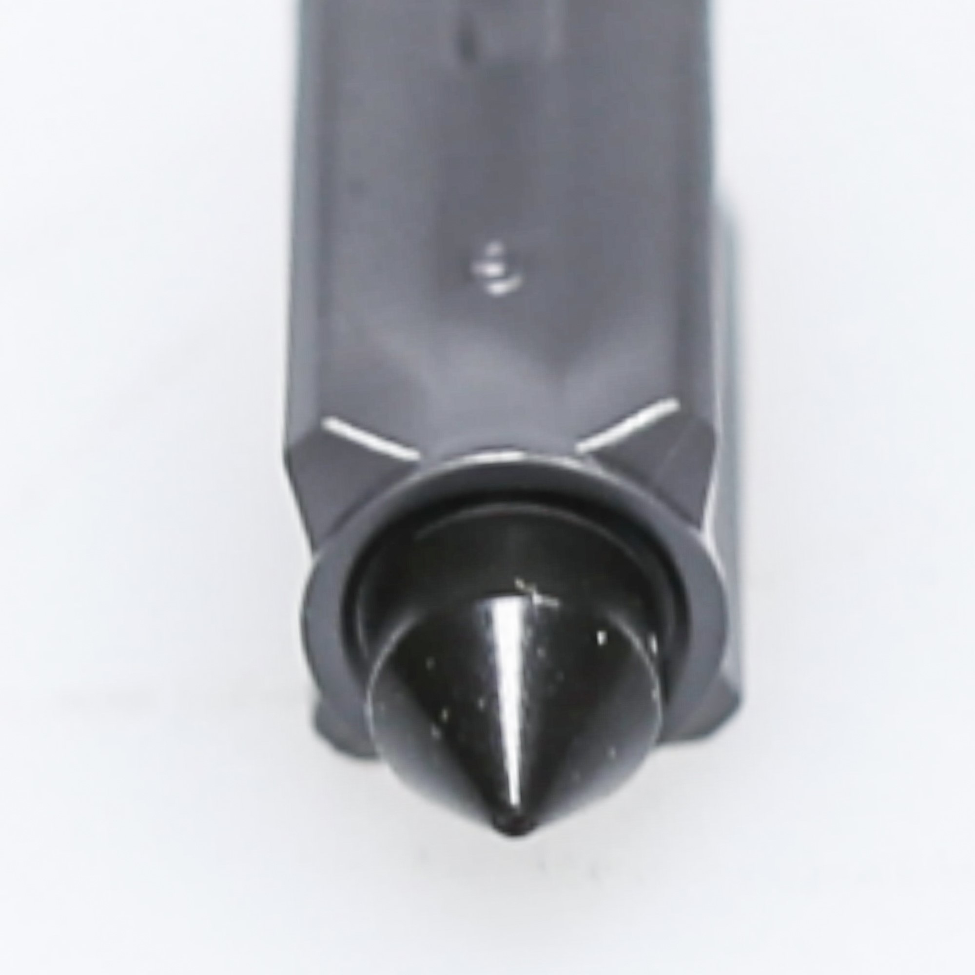 MWE 696136