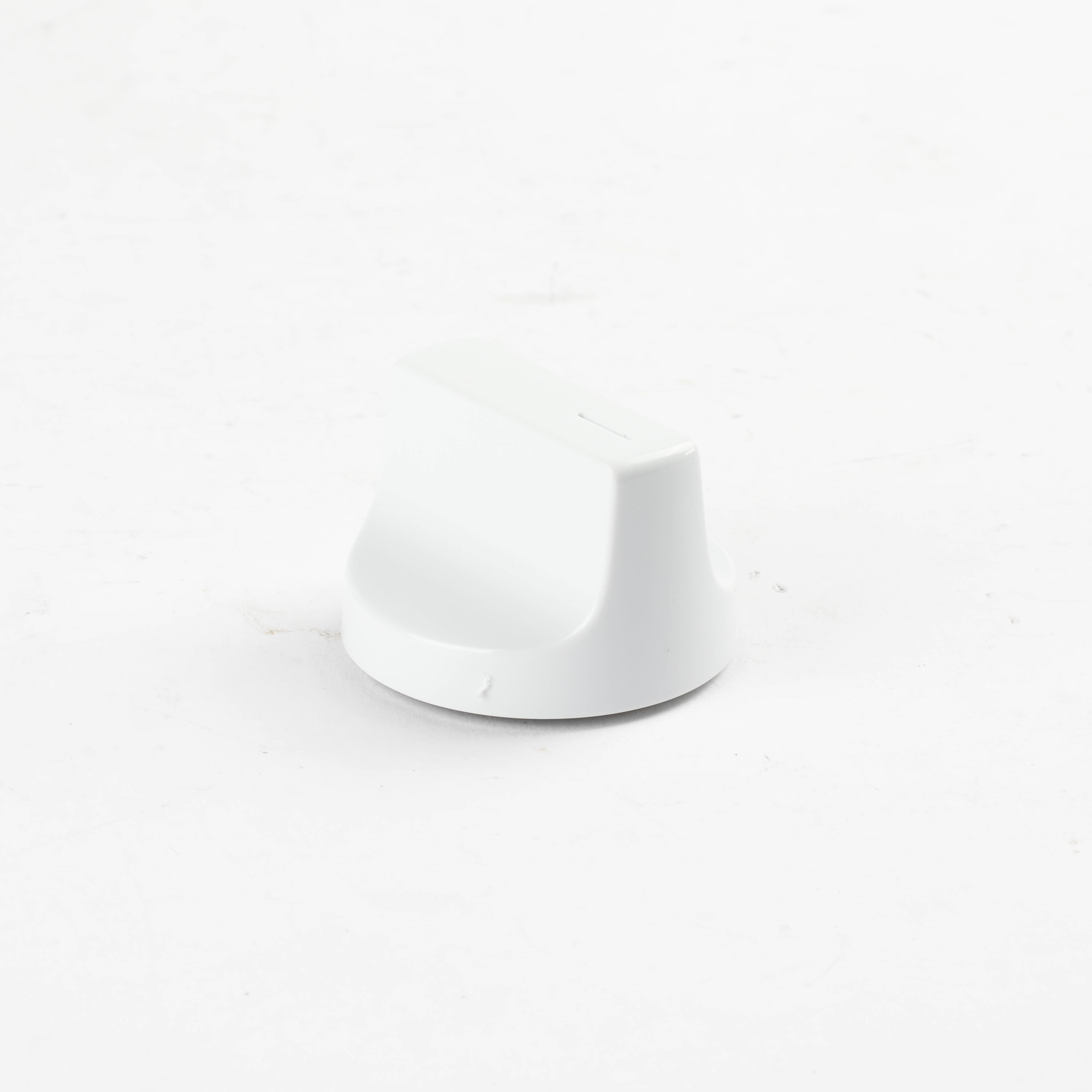 W11613600 - KNOB