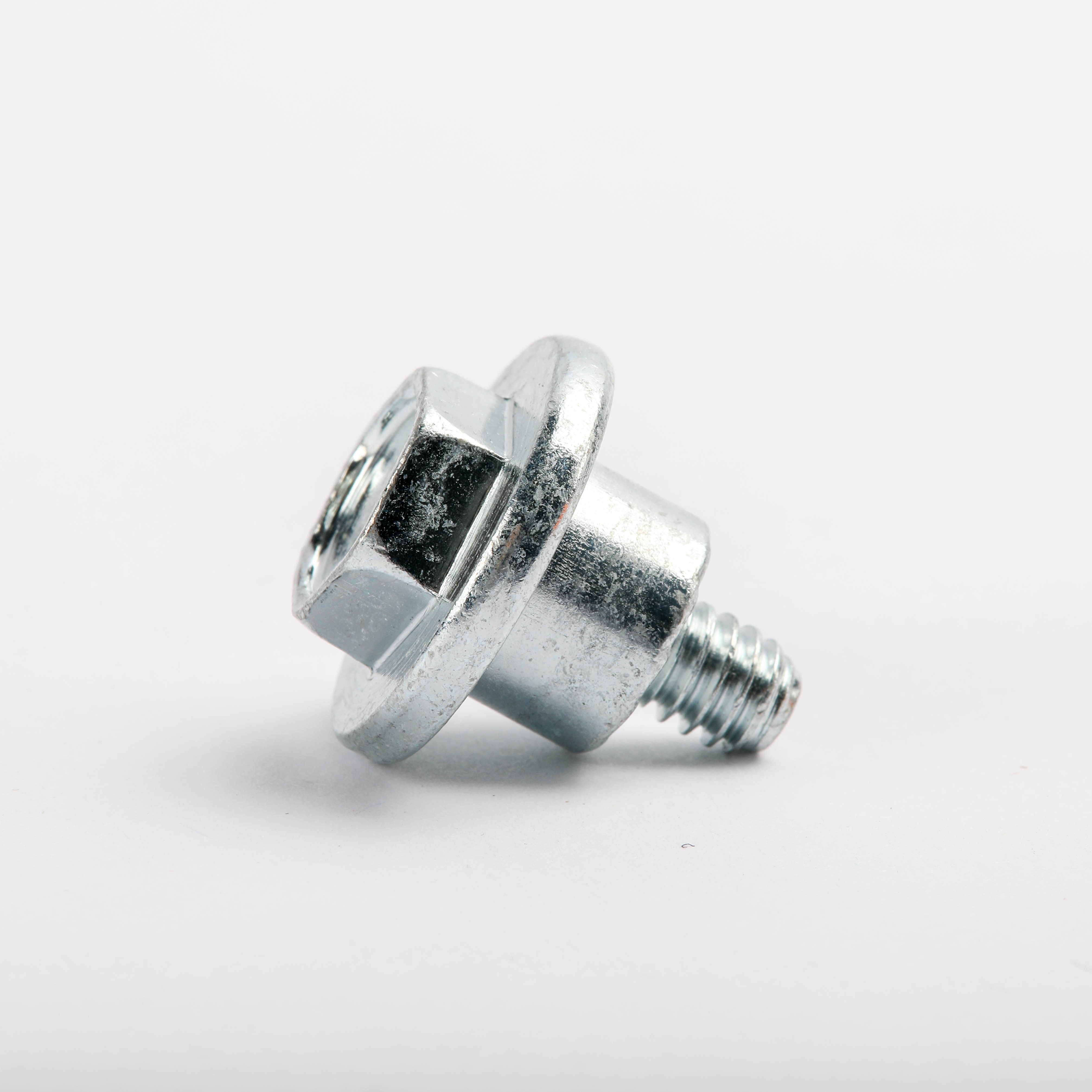 WE2M237 IDLER PIVOT SCREW