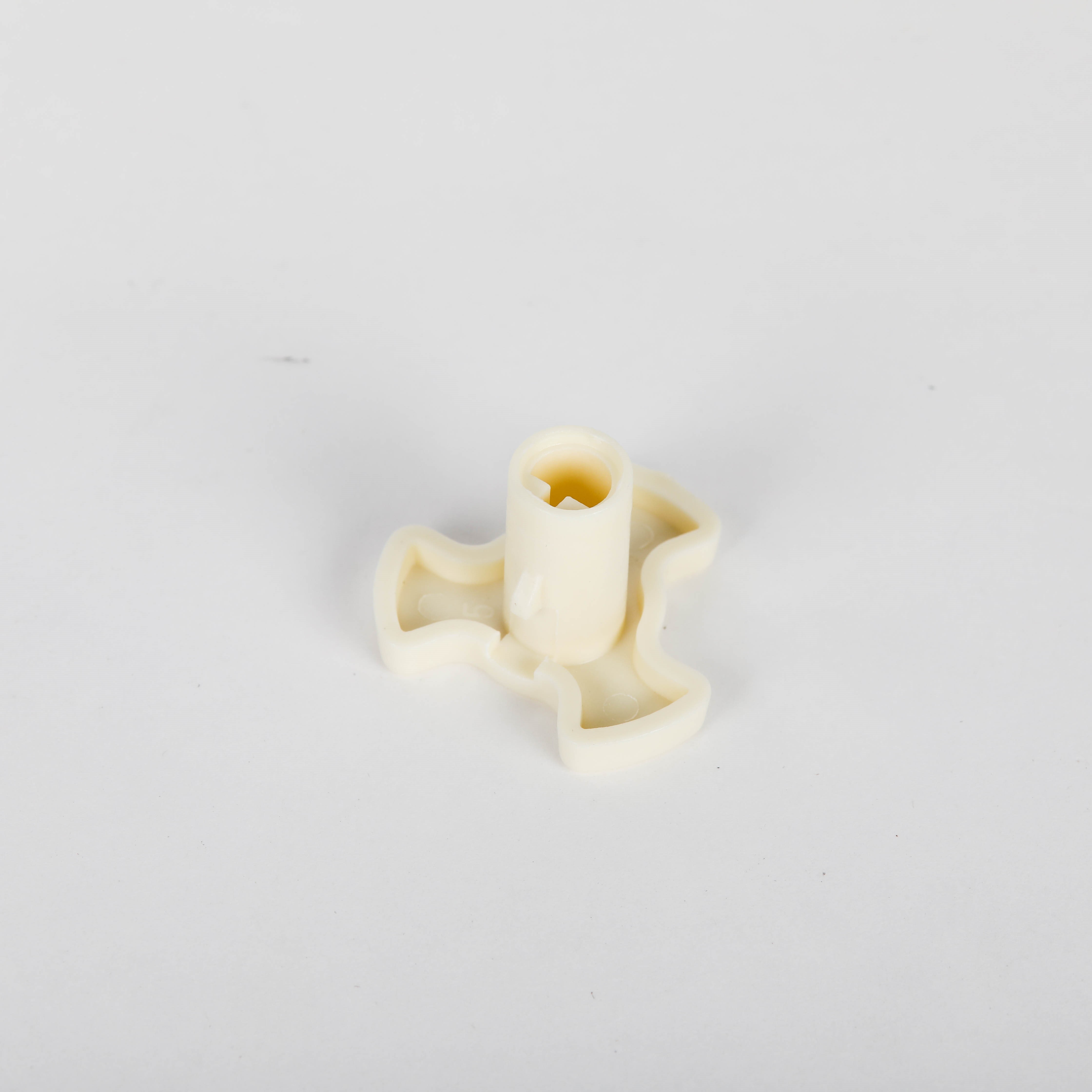 5304509439 COUPLER