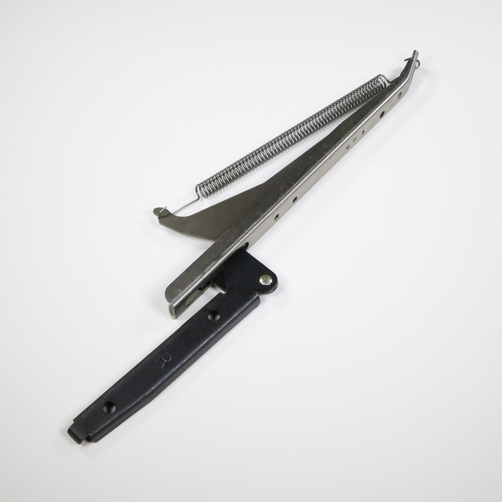 316566202 - HINGE