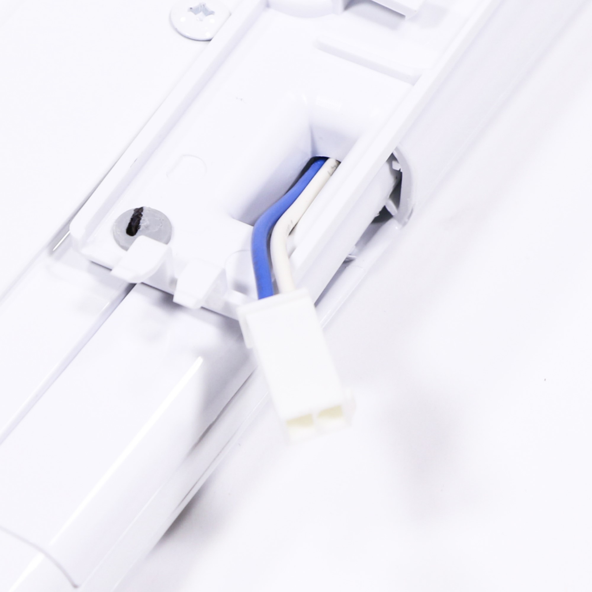 WPW10624450 Whirlpool Refrigerator Rail-Mullion