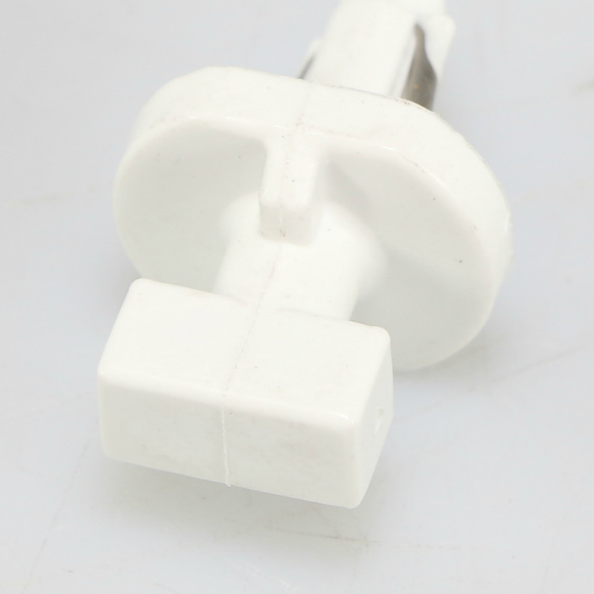 4388539 Whirlpool Refrigerator Stud Shelf
