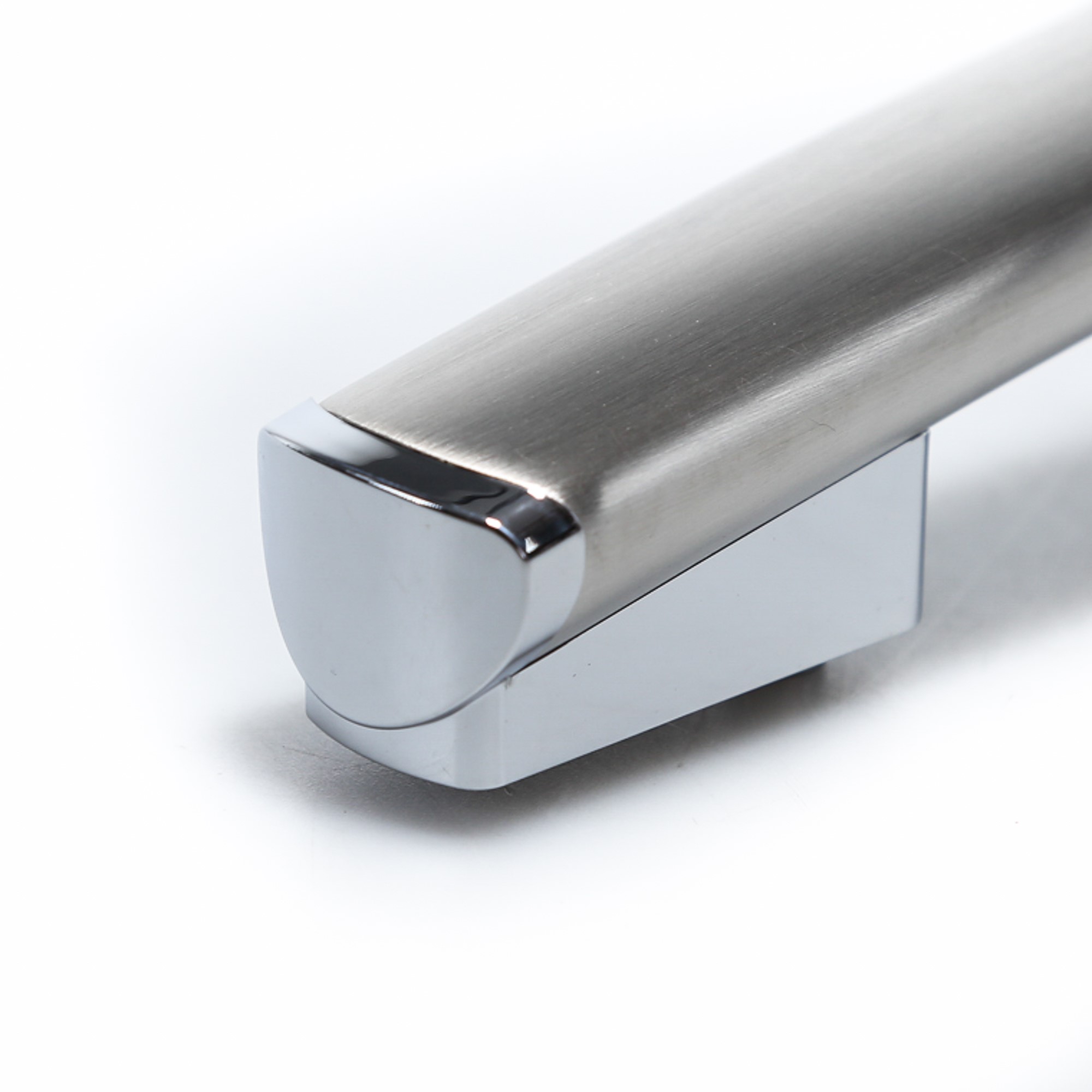 WB15X27174 HANDLE AND END CAP ASM