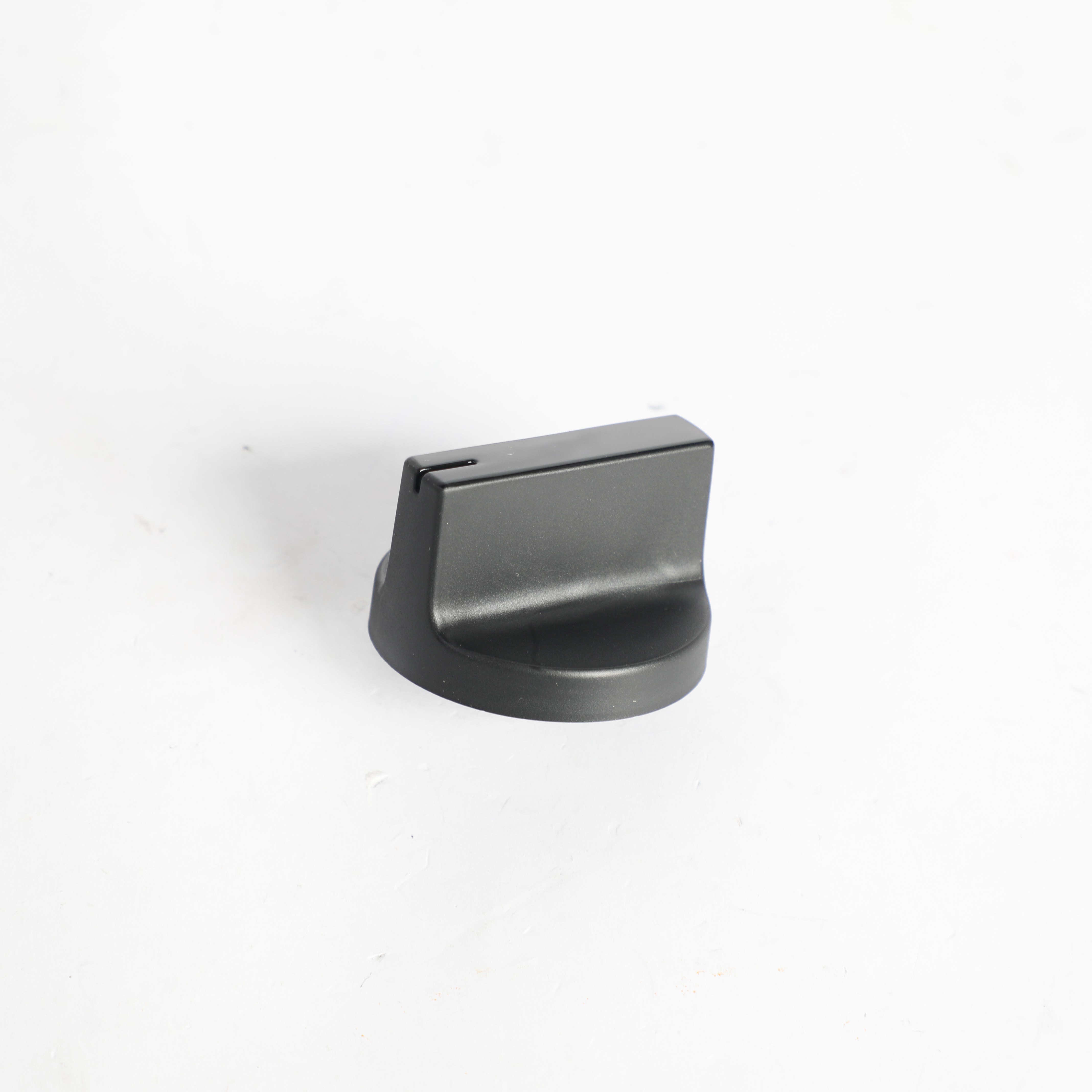 W11702574 KNOB