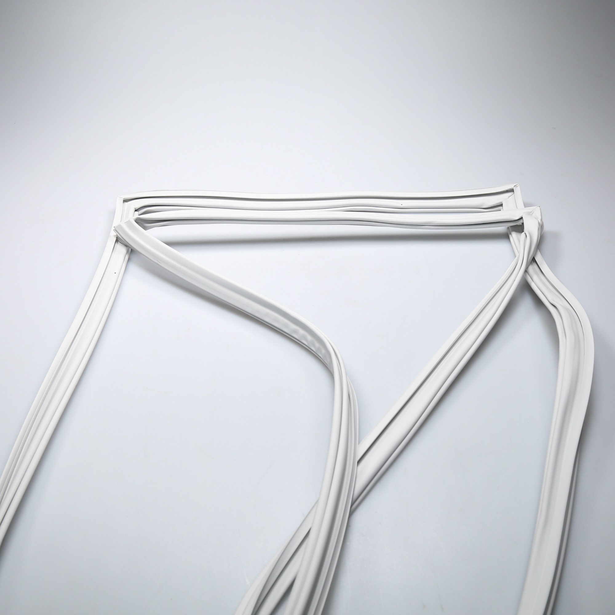 2188404A - GASKET-DOR