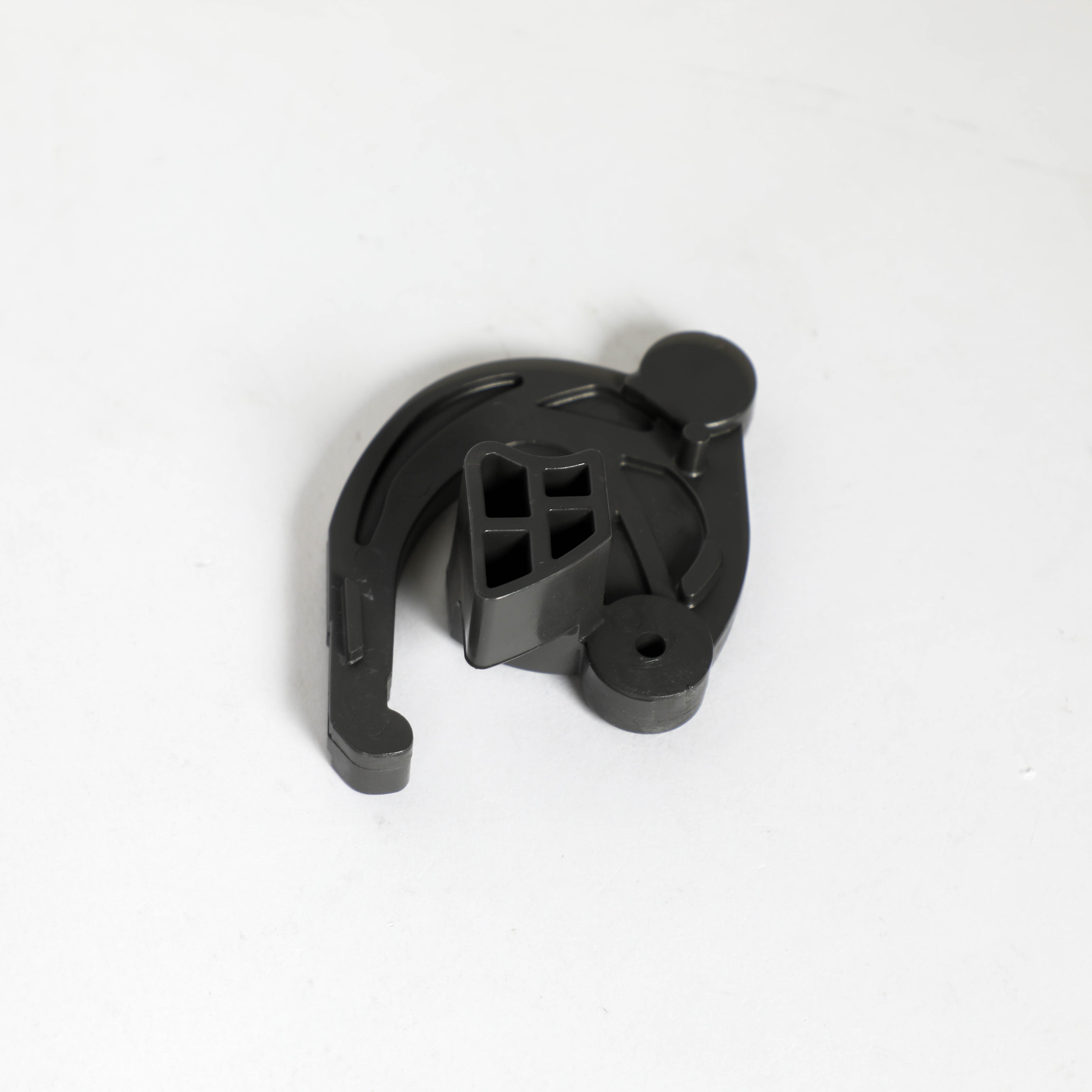 WR11X46105 DOOR CLOSURE LH