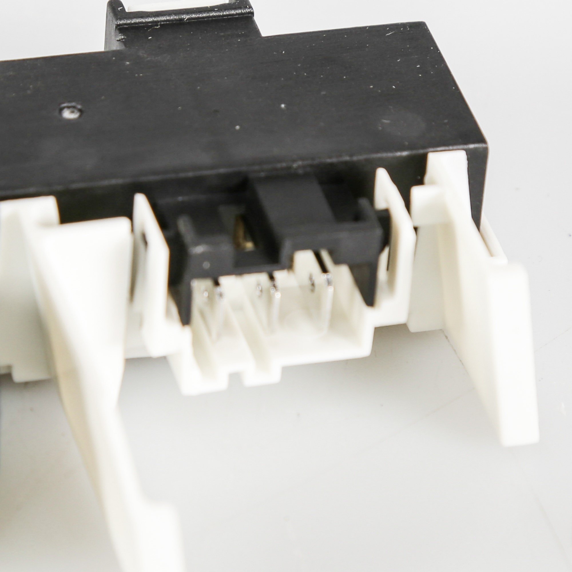 WPW10375379 Whirlpool Latch
