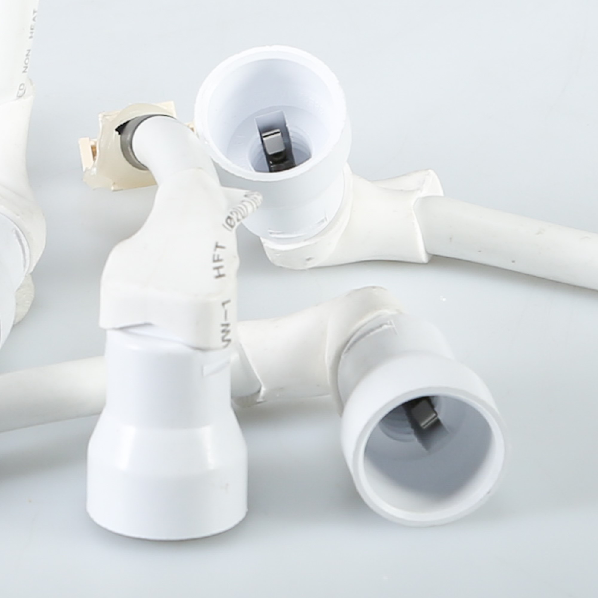 5304498693 - LAMP HOLDER